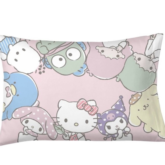 NWT Sanrio Hello Kitty and Friends Pillowcase - Picture 1 of 3